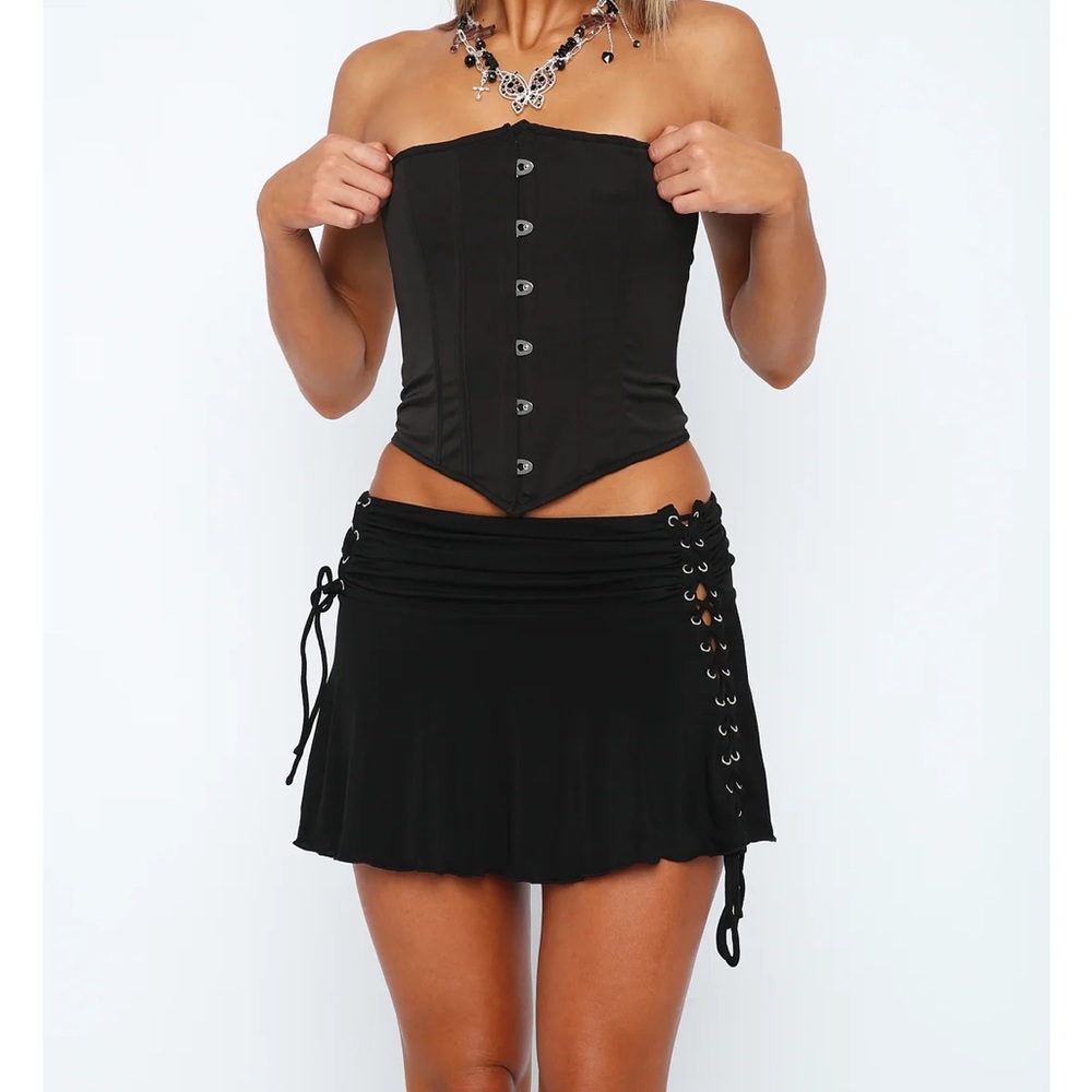 Black skirt